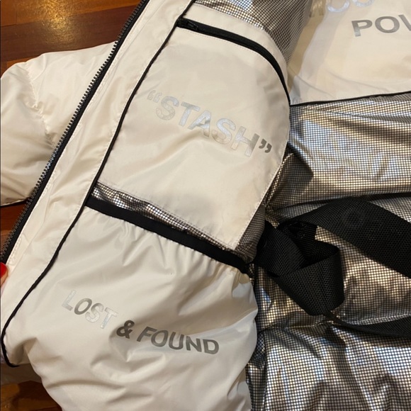 Brand New Moose knuckle Gataga Power puff white puffer coat Real and authentic. - Picture 4 of 5